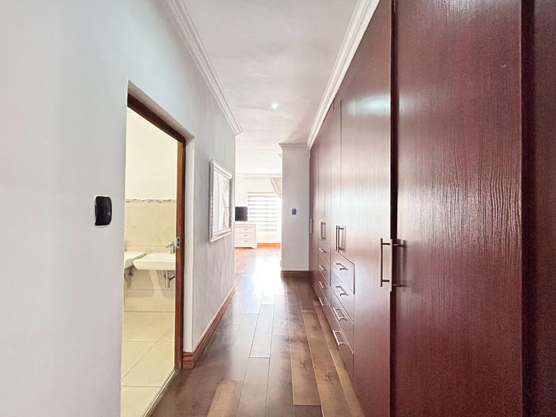 To Let 4 Bedroom Property for Rent in Xanadu North West